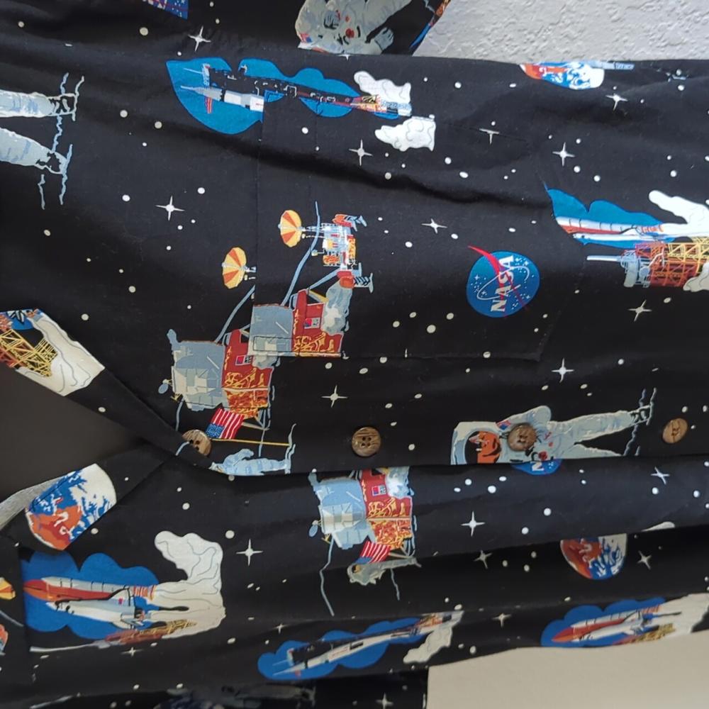 Vintage men's NASA Kennedy space center button down shirt sleeve - Medium