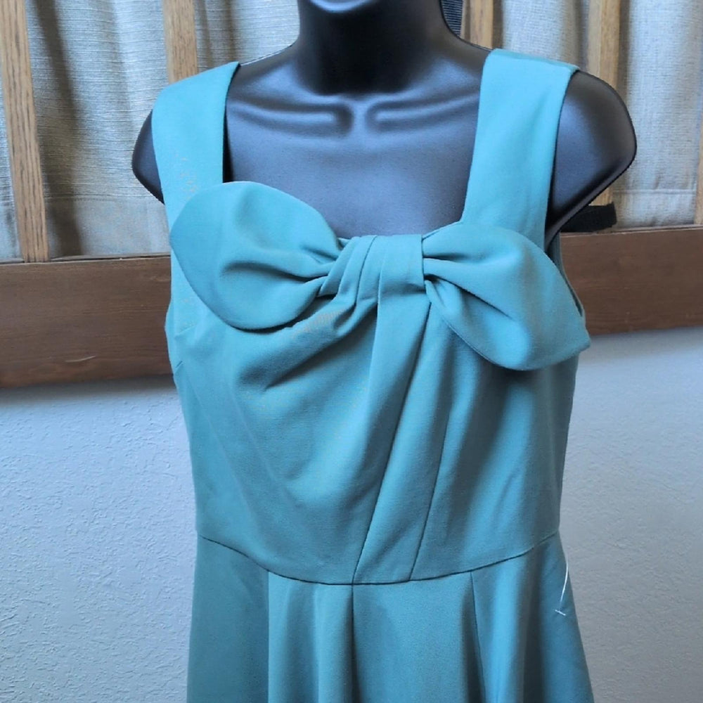 Gal Meets Glam Zoe Bow Neckline Fit And Flare Dress - US 8
