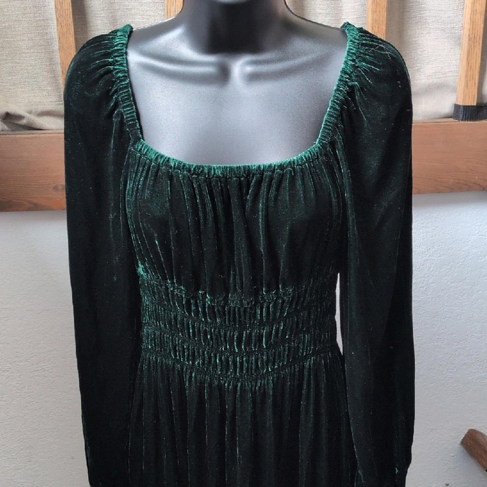 Hill house Home Jasmine Emerald Green Long Sleeve Velvet Nap Dress