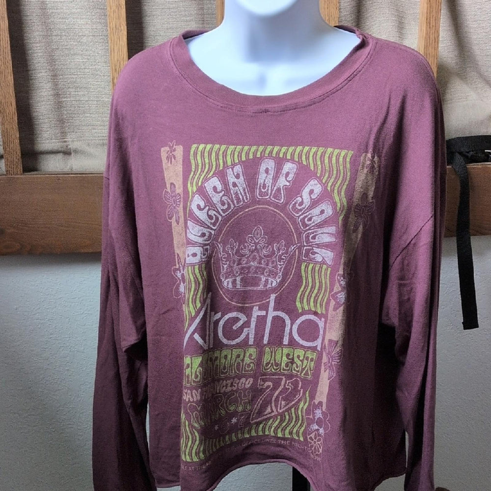 Daydreamer Aretha Queen Of Soul Cropped Long Sleeve Tee