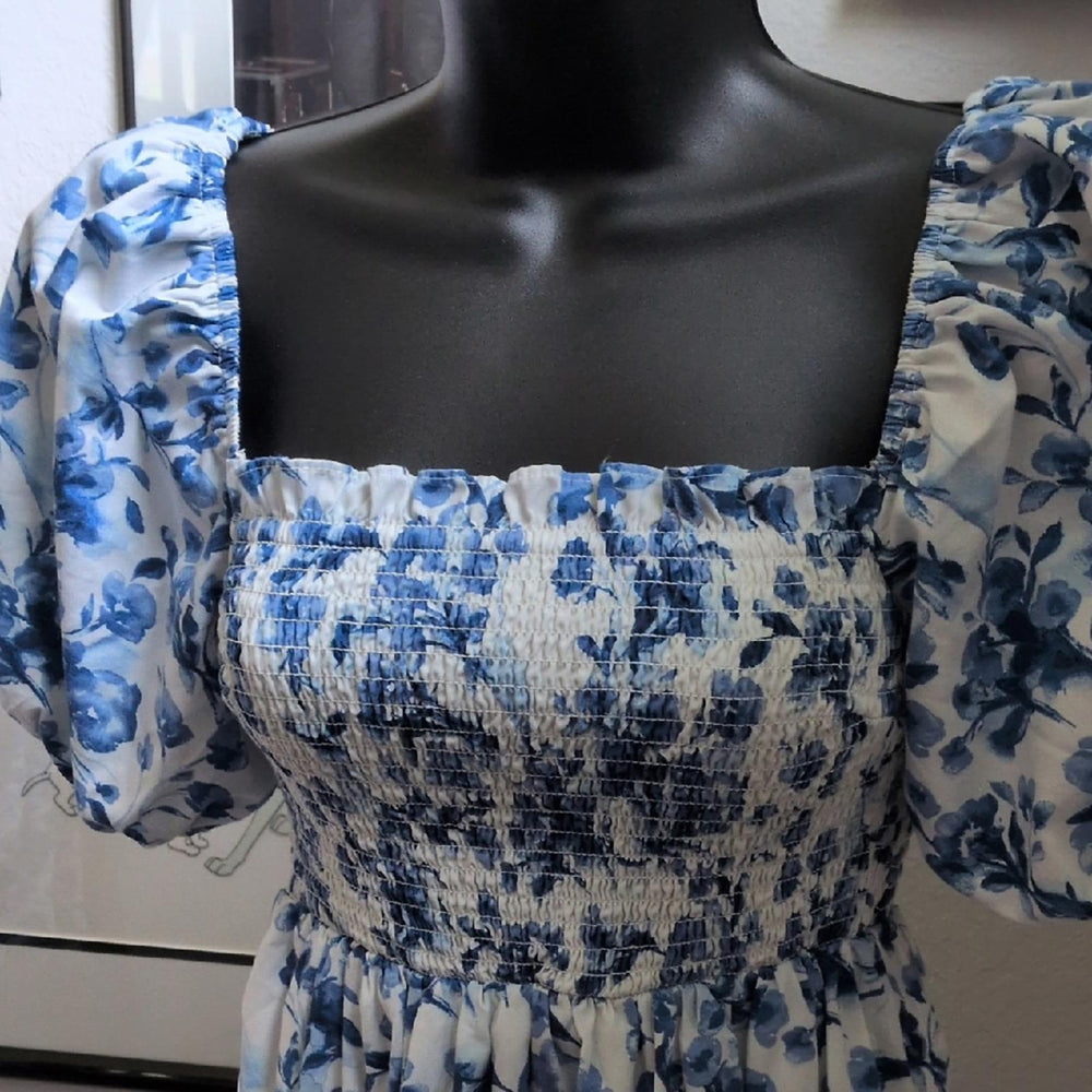 Abercrombie And Fitch Smocked Blue Floral Dress - XS