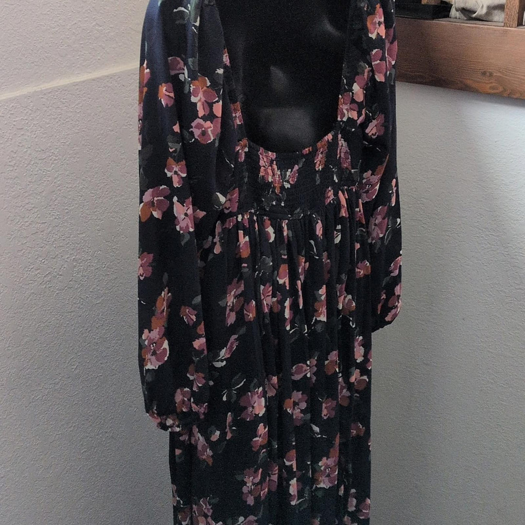 Abercrombie Long Sleeve Sweetheart Floral Midi Dress