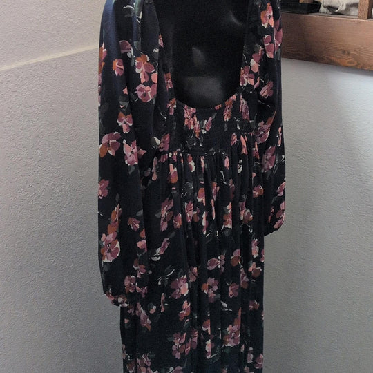 Abercrombie Long Sleeve Sweetheart Floral Midi Dress