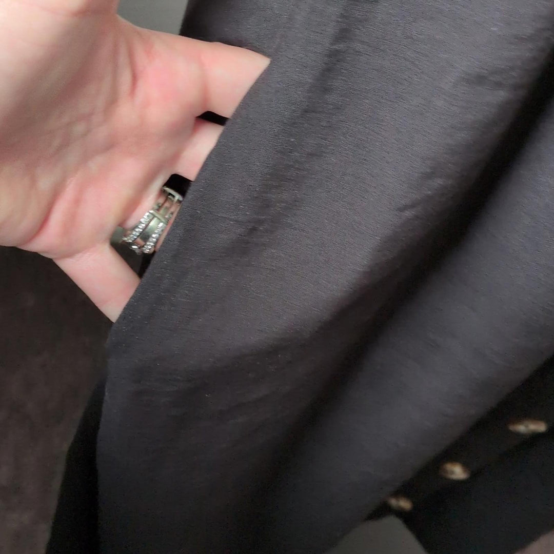 Pomander Place Black Jules Sleeveless Button Down - Large