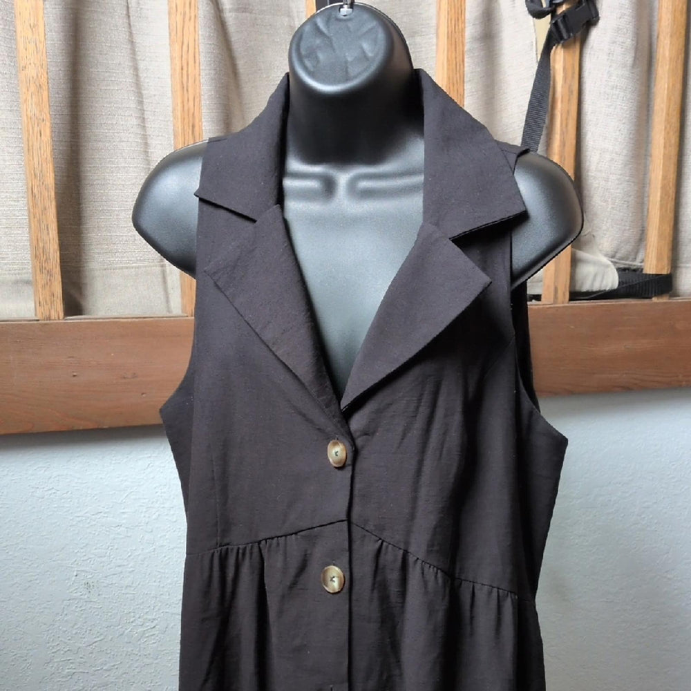 Pomander Place Black Jules Sleeveless Button Down - Large