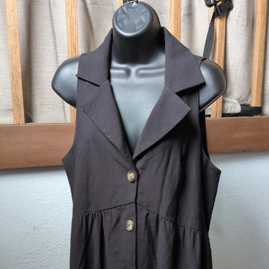 Pomander Place Black Jules Sleeveless Button Down - Large