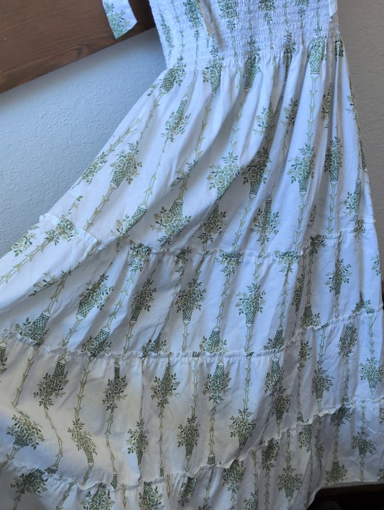 Hill House Home Ribbon Ellie Nap Dress In Green Basket Trellis Floral Size L