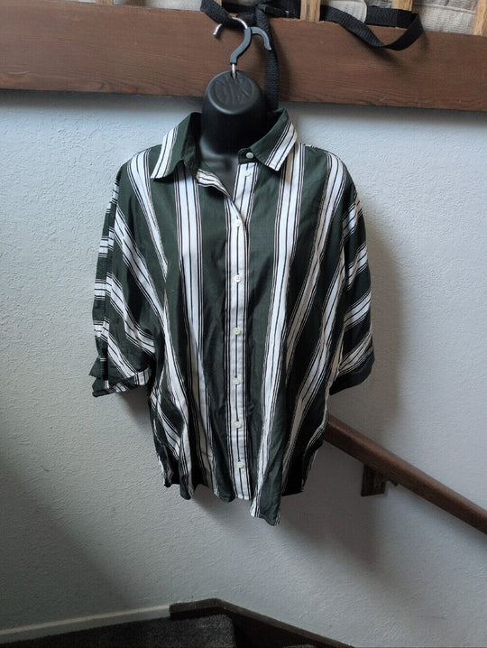 Madewell Oversized Pleated-Sleeve Button-Up Shirt in Summit Green - Large