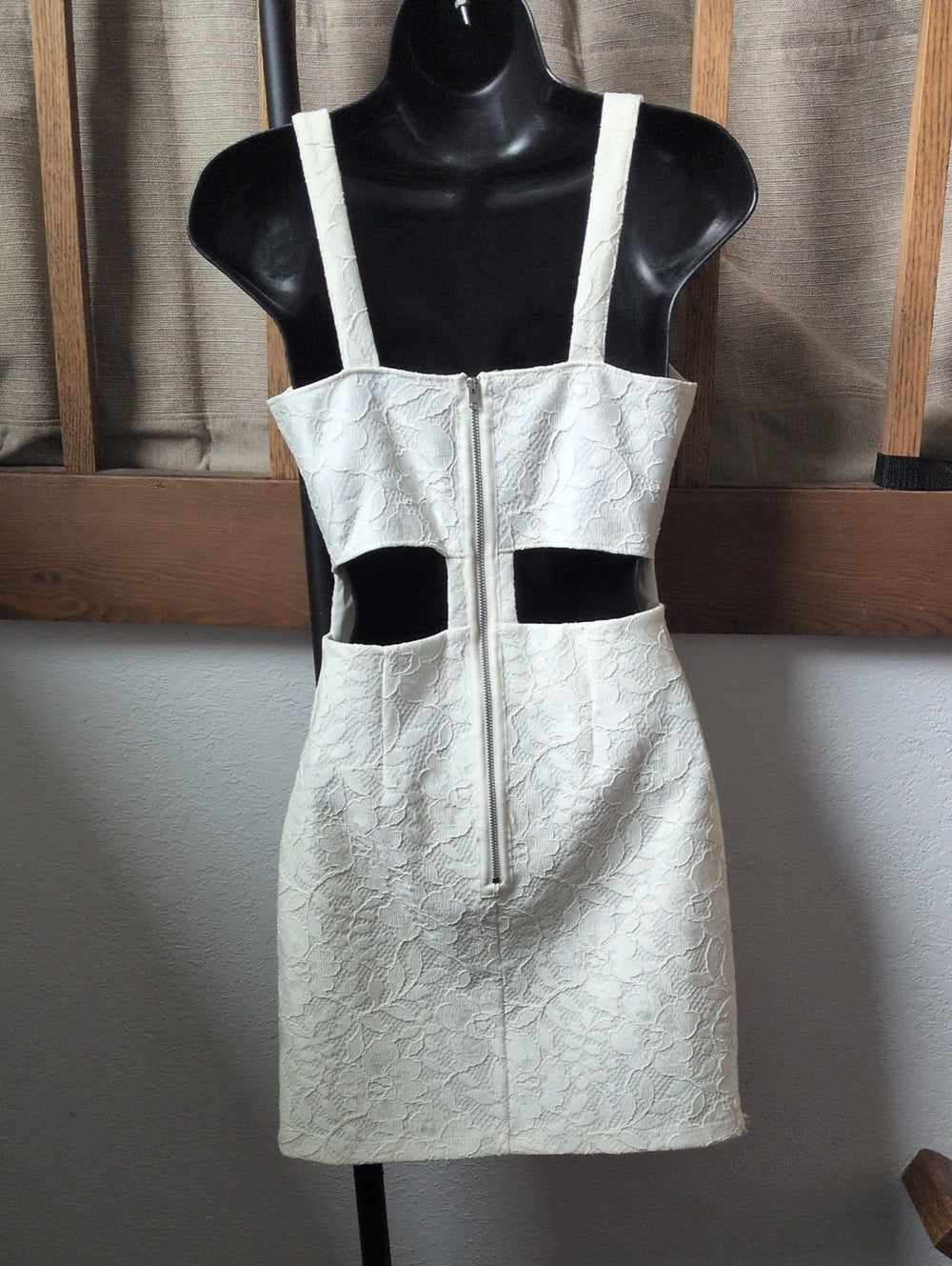 Topshop White Cutout Floral Mini Dress Size 2