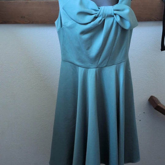 Gal Meets Glam Zoe Bow Neckline Fit And Flare Dress - US 8