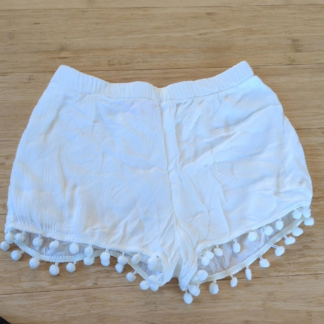 Me N U Girls White Pom Pom Short - Small.