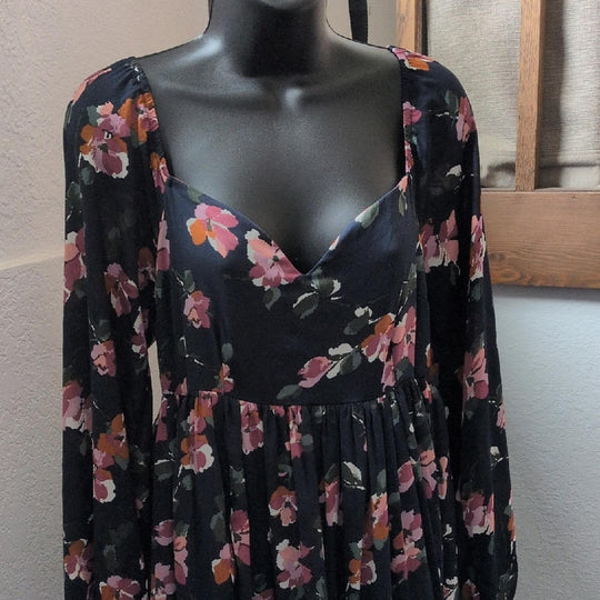 Abercrombie Long Sleeve Sweetheart Floral Midi Dress