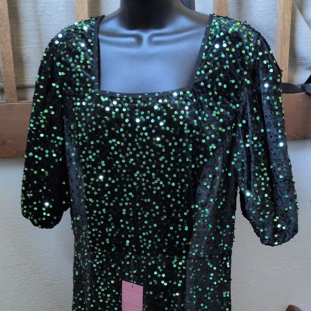 Ivy City Co Vivian Green Velvet Sparkle Holiday Dress - Large