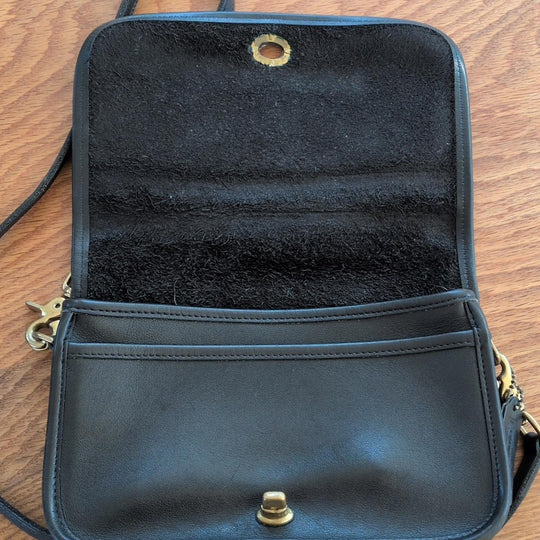 Vintage Coach Penny Pocket Purse Black