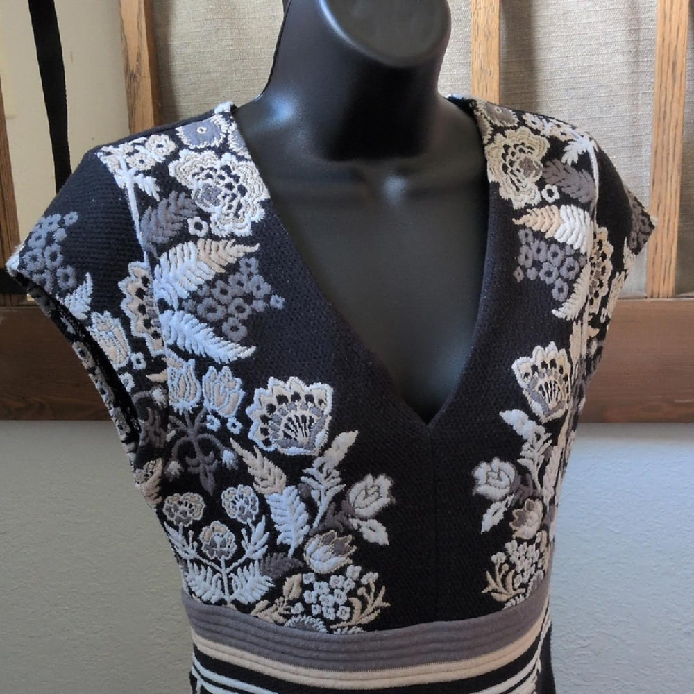 Ett:Twa Anthropologie Soiree Knit Embroidered Dress