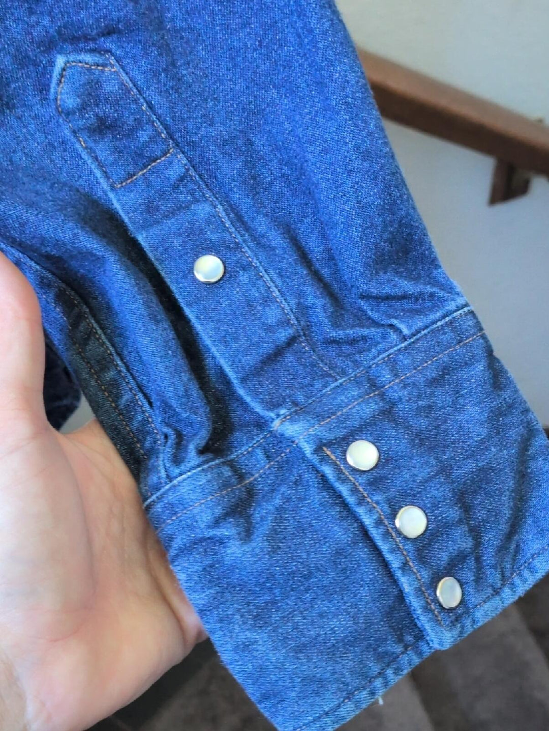 Vintage Carhartt SU008 denim pearl snap shirt In Dark Wash 18 X 36 (XL)