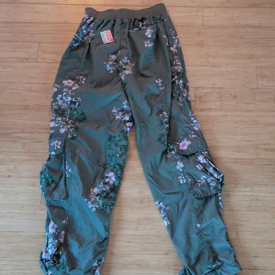Free People Movement Mesmerize Me Pant In Green Pink Floral - Medium