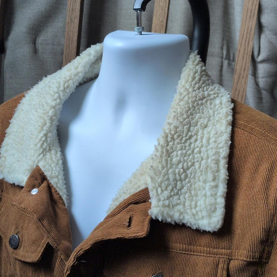 Beautiful Giant Sherpa And Corduroy Jacket - M