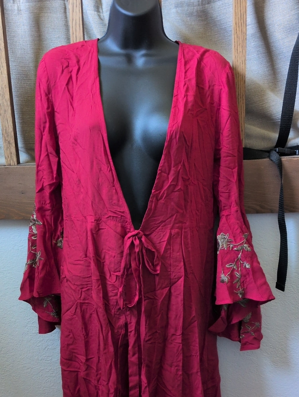 Aratta Silent Journey Daisy Fae Red Embroidered Kimono OS