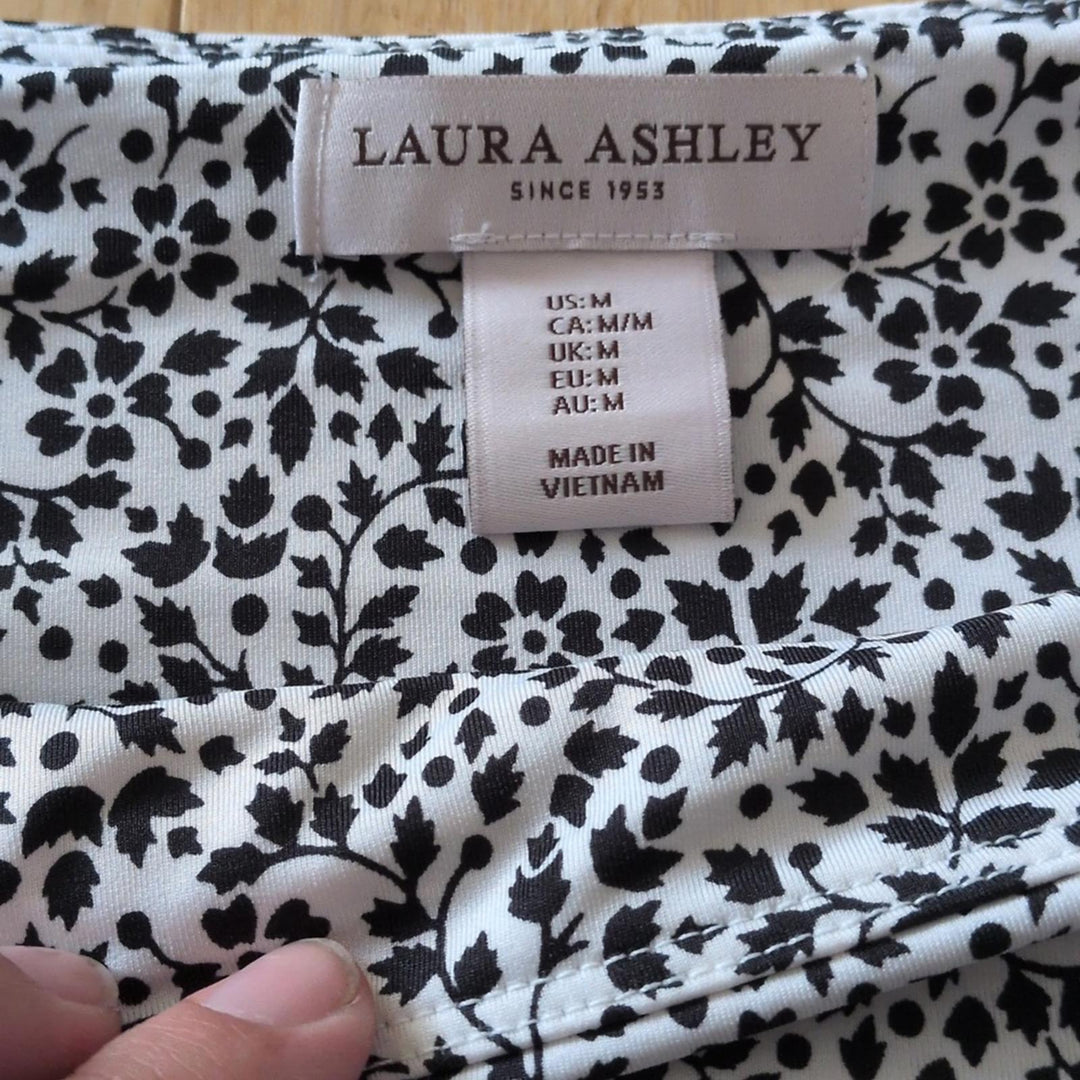 Laura Ashley Black And White Floral Tennis Mini Skirt - Medium