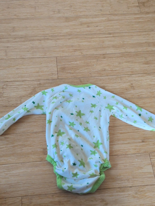 Hannah Anderson To The Moon And Back Green Stars Long Sleeve Onesie 6-12