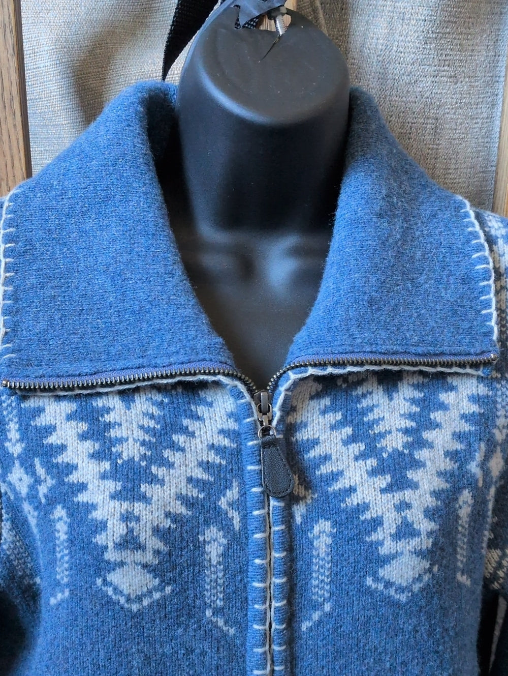 Pendleton Aztec/Navajo-patterned blue wool zip-up jacket or cardigan size s