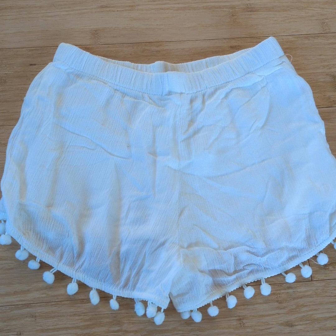 Me N U Girls White Pom Pom Short - Small.