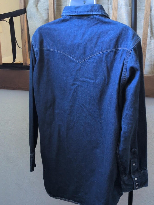 Vintage Carhartt SU008 denim pearl snap shirt In Dark Wash 18 X 36 (XL)