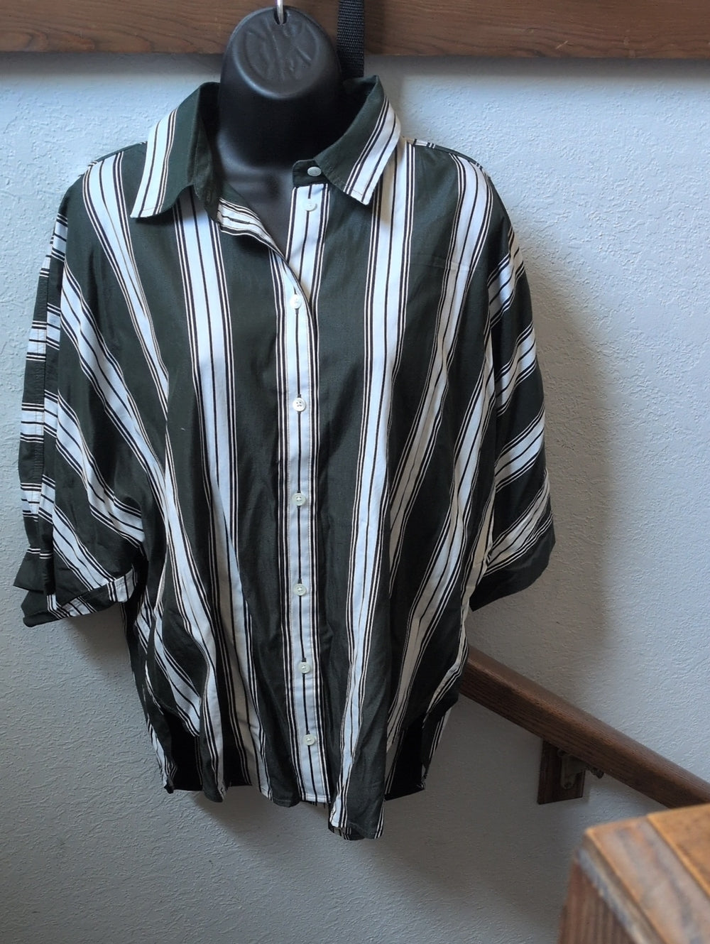 Madewell Oversized Pleated-Sleeve Button-Up Shirt in Summit Green - Large