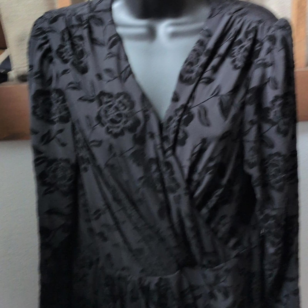 Ivy City Co Burned Floral Velvet Amaya Dress - XL