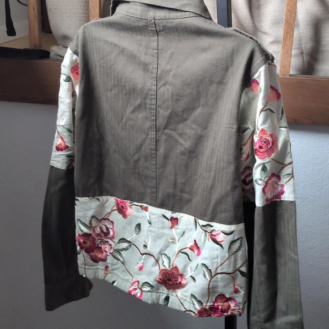 ANTHROPOLOGIE Tiny Leslie Embroidered Utility Jacket - Medium
