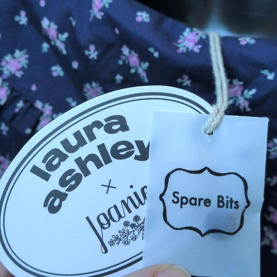 LAURA ASHLEY X JOANIE DYLLIS LINGTON FLORAL PRINT MIDI DRESS - US 8