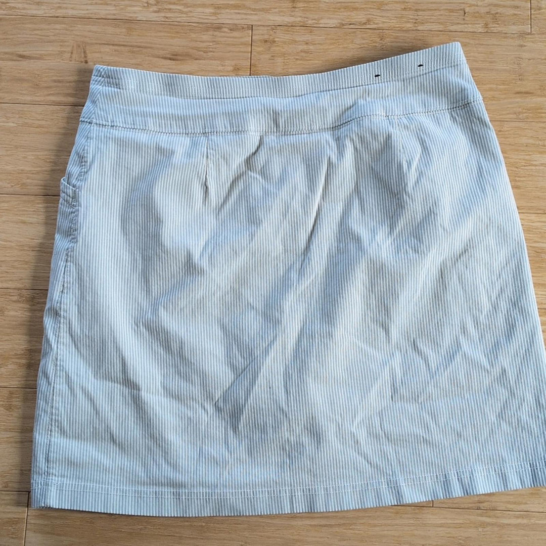 Mario Serrani Italy Sage And White Striped Skort - Medium