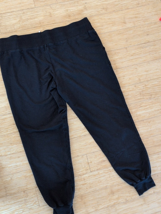Ingrid & Isabel Black Maternity Knit Joggers size L