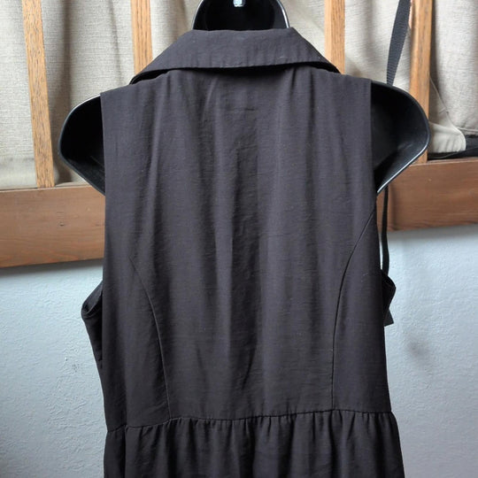 Pomander Place Black Jules Sleeveless Button Down - Large