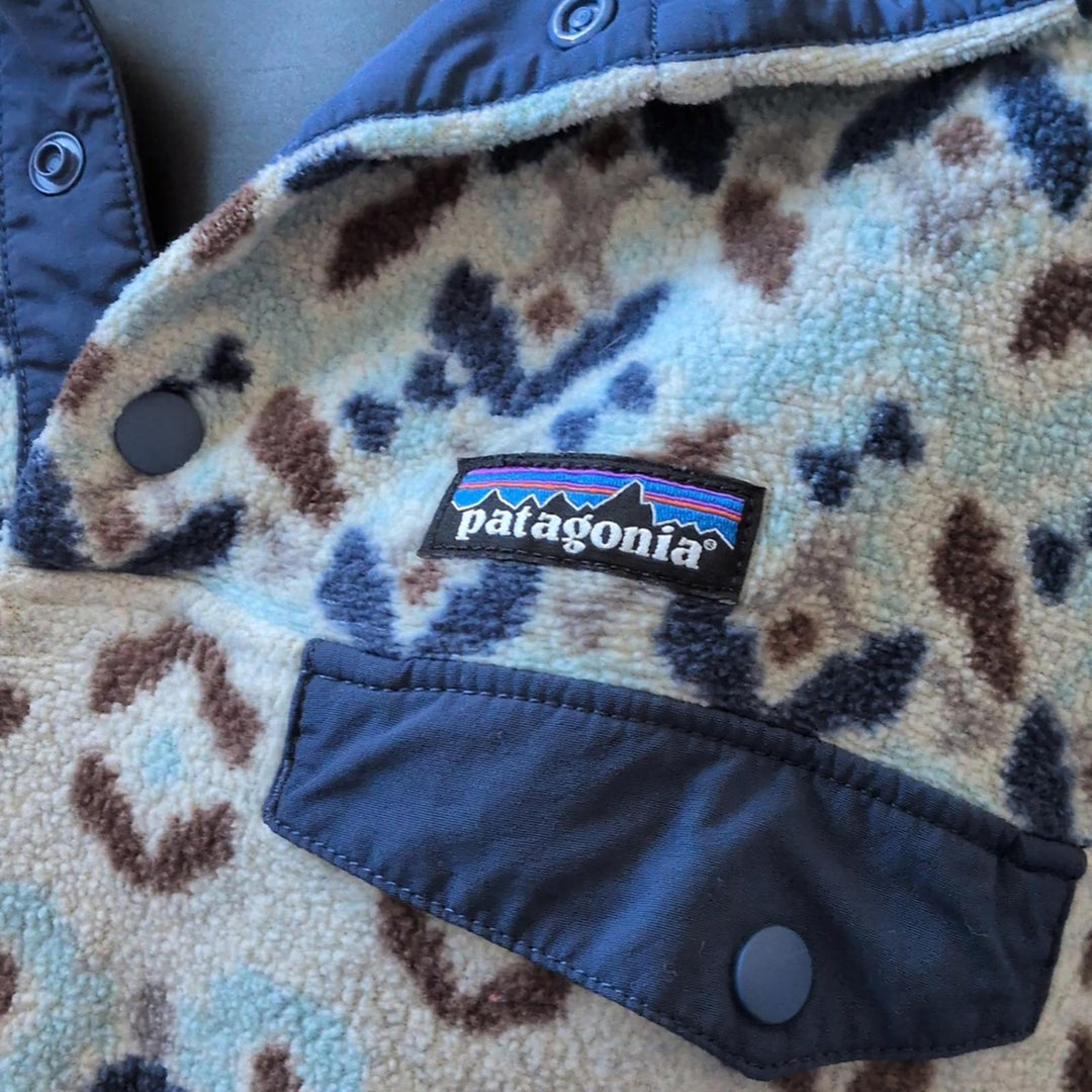 Patagonia Women's Synchilla Snap-T Pullover in Tundra Cluster Big Sky Blue  - Medium