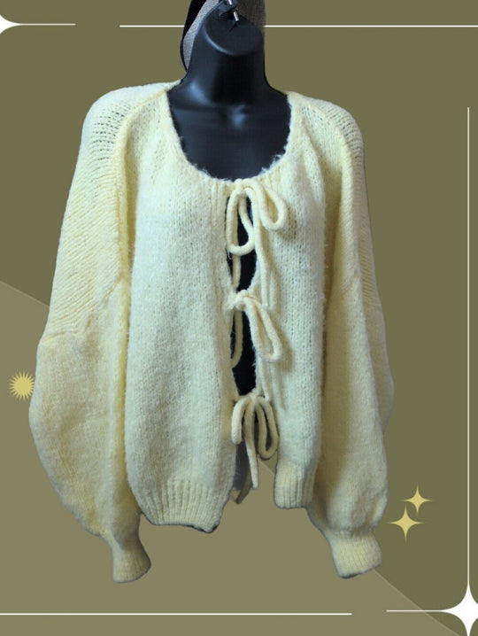 Janou Cardigan in Yellow from the boutique brand Easy Clothes - OSFM.