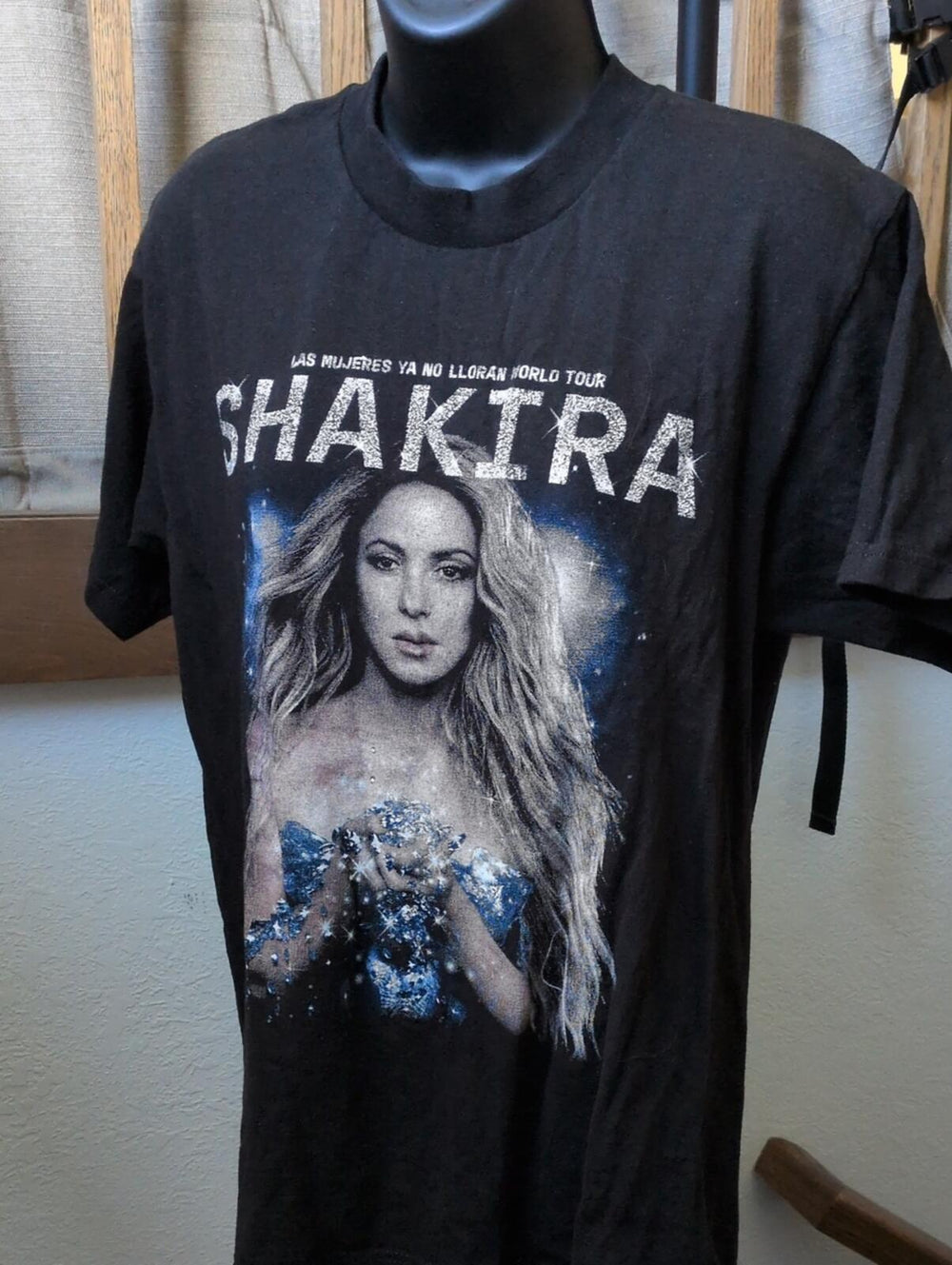 Shakira Las Mujeres Ya No Lloran North American Tour Shirt - M