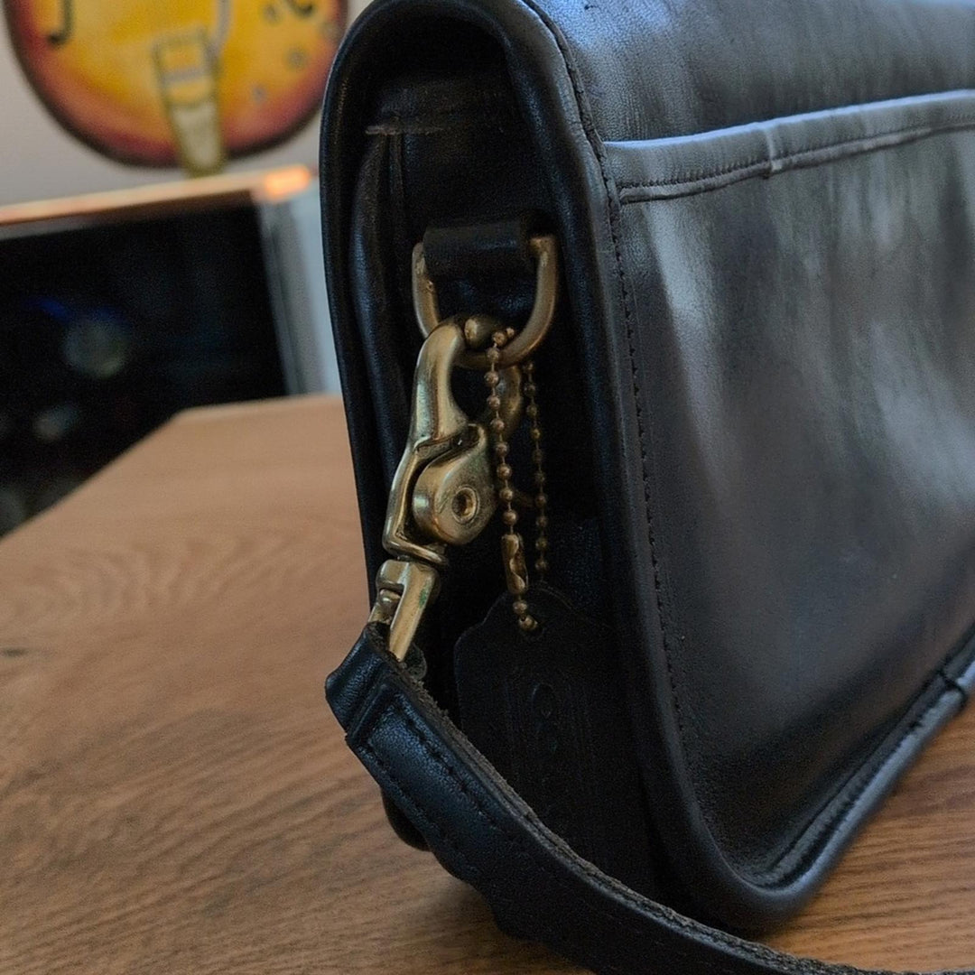 Vintage Coach Penny Pocket Purse Black