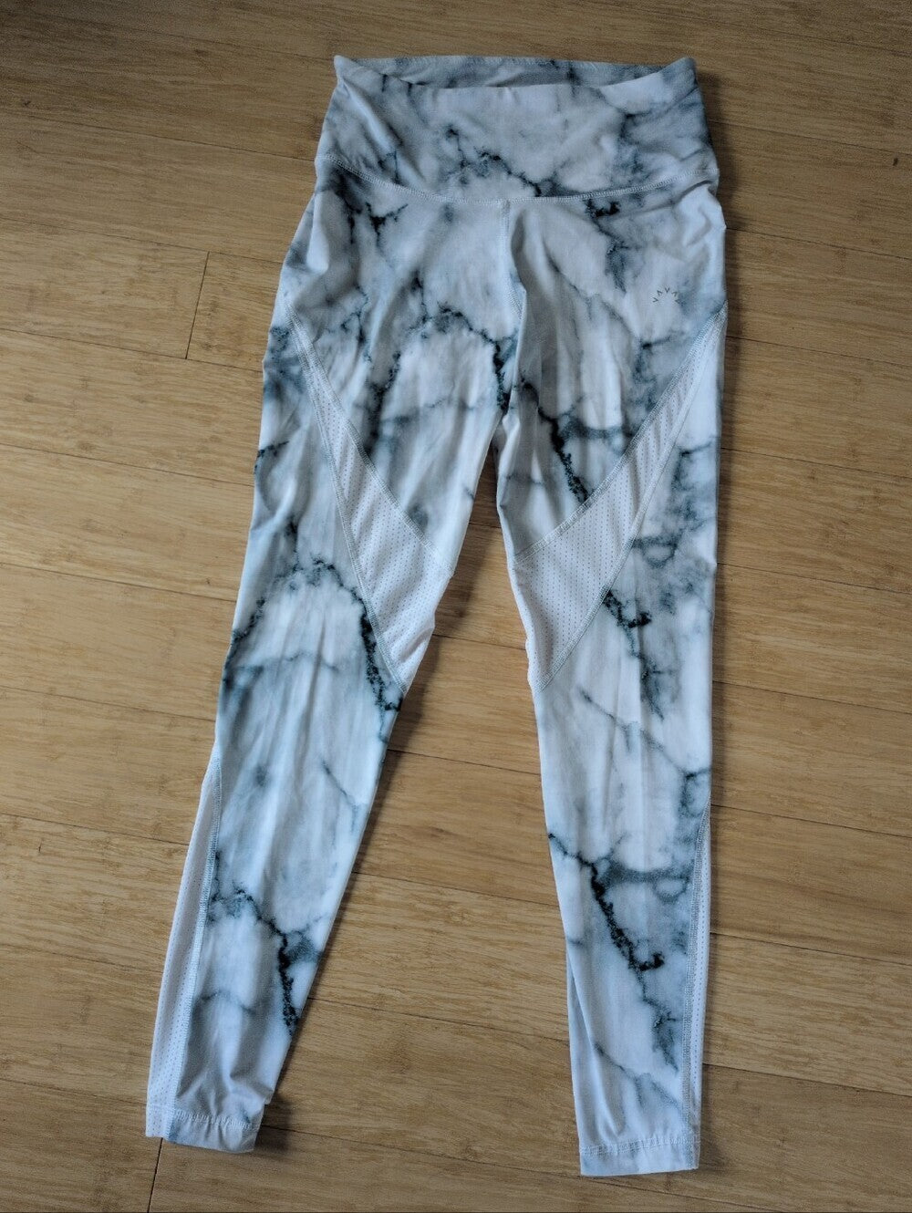 Varley Windsor Performance First leggings In white marble print - Small
