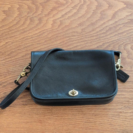 Vintage Coach Penny Pocket Purse Black
