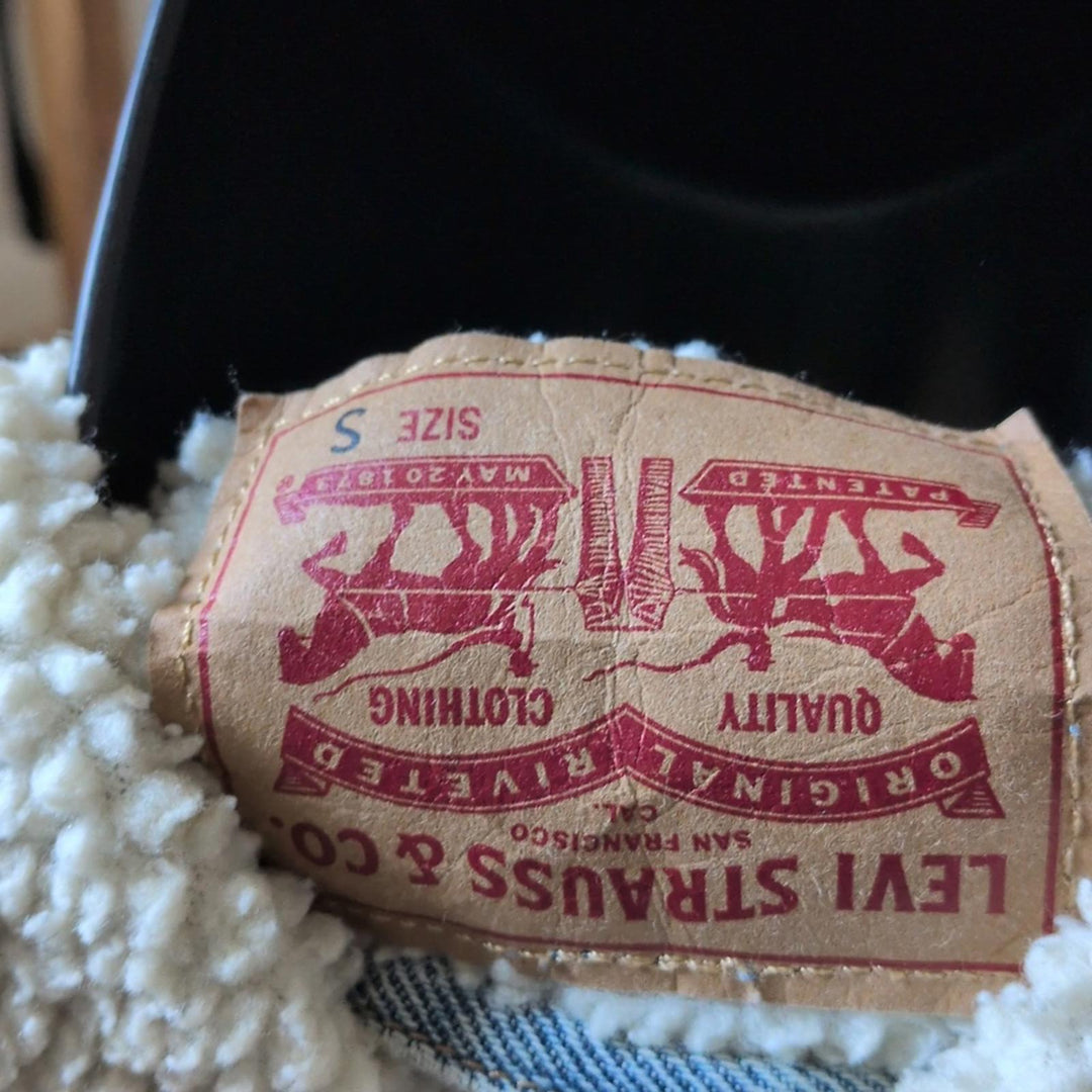 Levi's Women's Sherpa Jean Jacket With Star Grommet Detailing