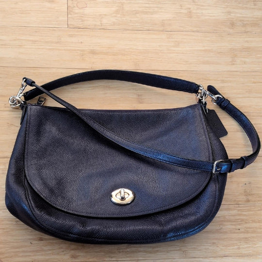 Coach Turnlock Hobo Bag In Eggplant