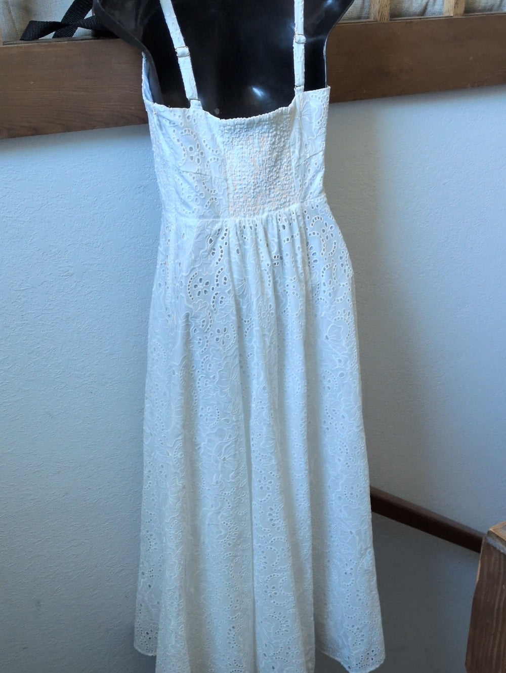 Hill House Home Margot Dress in Broderie Anglaise / White Eyelet XS.