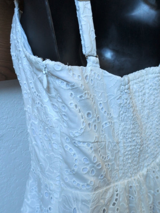 Hill House Home Margot Dress in Broderie Anglaise / White Eyelet XS.