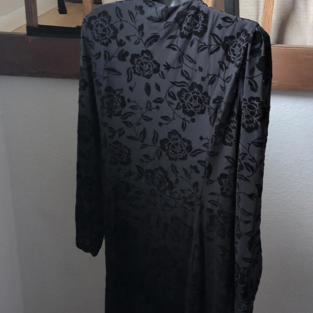 Ivy City Co Burned Floral Velvet Amaya Dress - XL