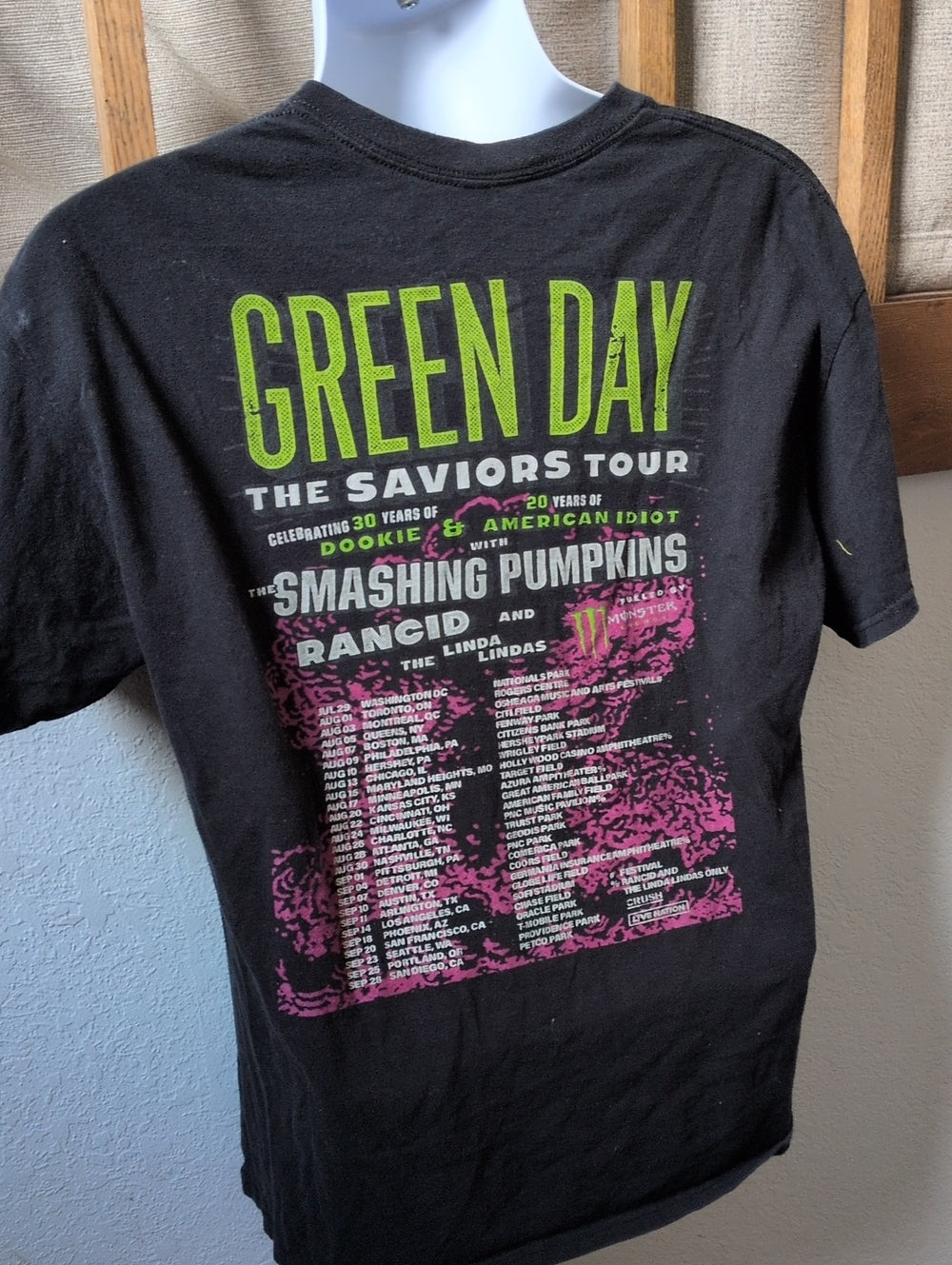 Green Day The Saviors Tour Tee Shirt Est. Size L