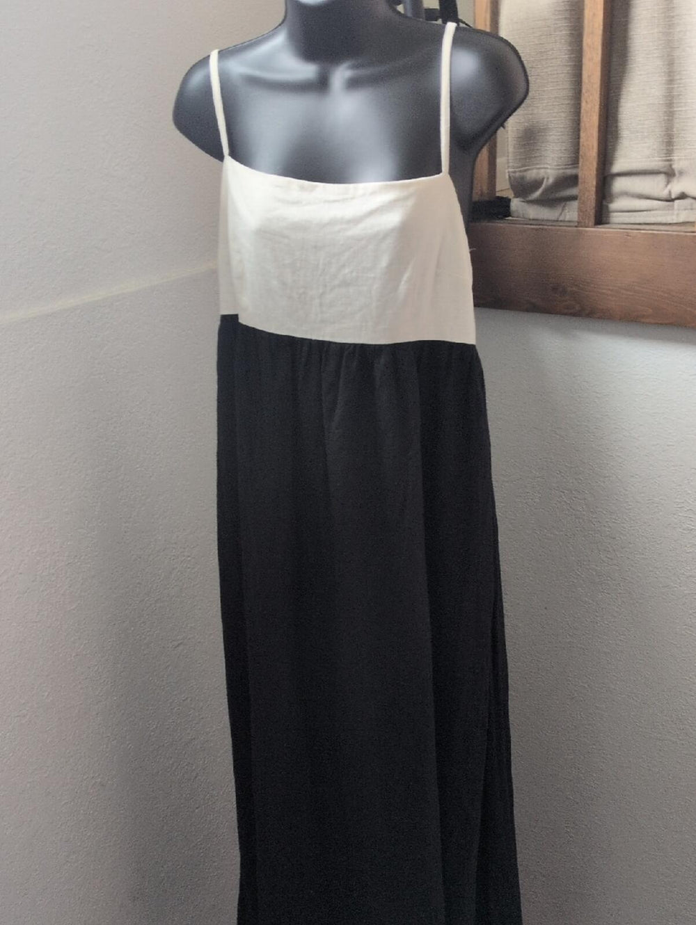 Abercrombie And Fitch Tie Back Maxi Dress In Creme And Black  - Large
