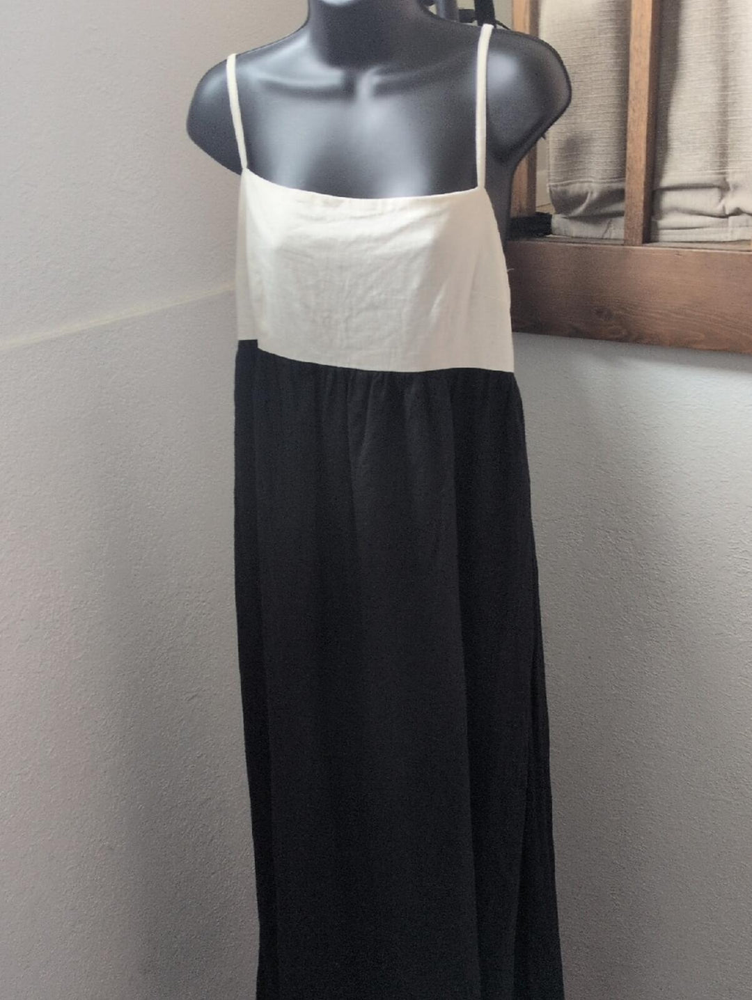 Abercrombie And Fitch Tie Back Maxi Dress In Creme And Black  - Large