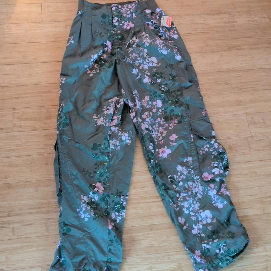 Free People Movement Mesmerize Me Pant In Green Pink Floral - Medium